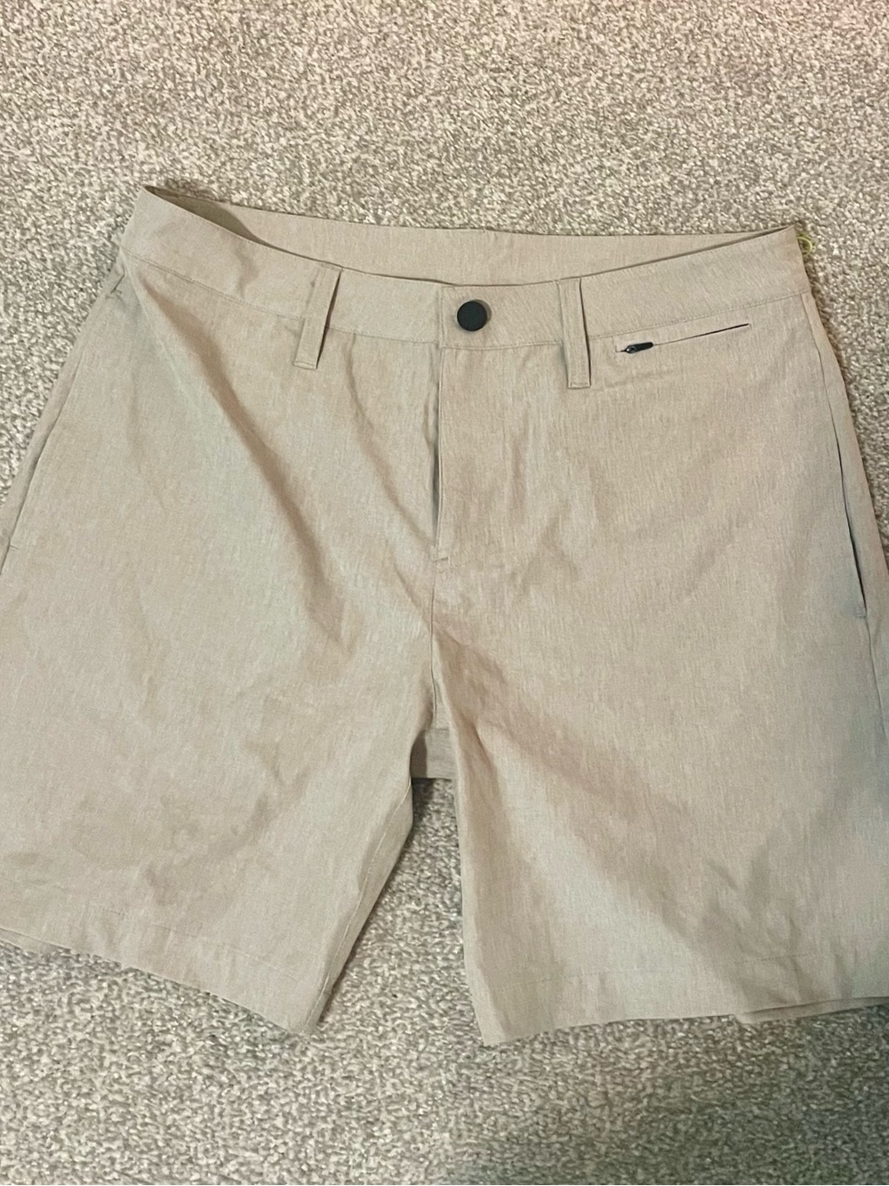 Zella Men's Light Beige Flat-Front Shorts